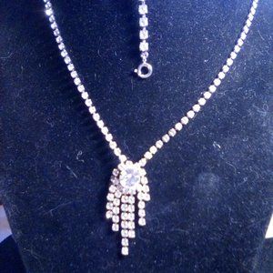 Beautiful Rhinestone Necklace and Bracelet Set